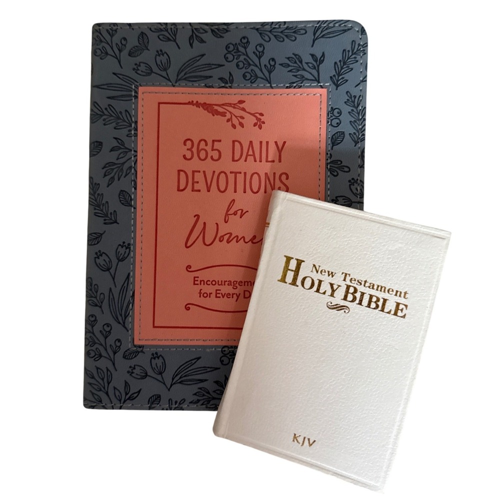 365 Daily Devotions Women Encouragement for Every Day KJV‎ NT pocket Bible Set